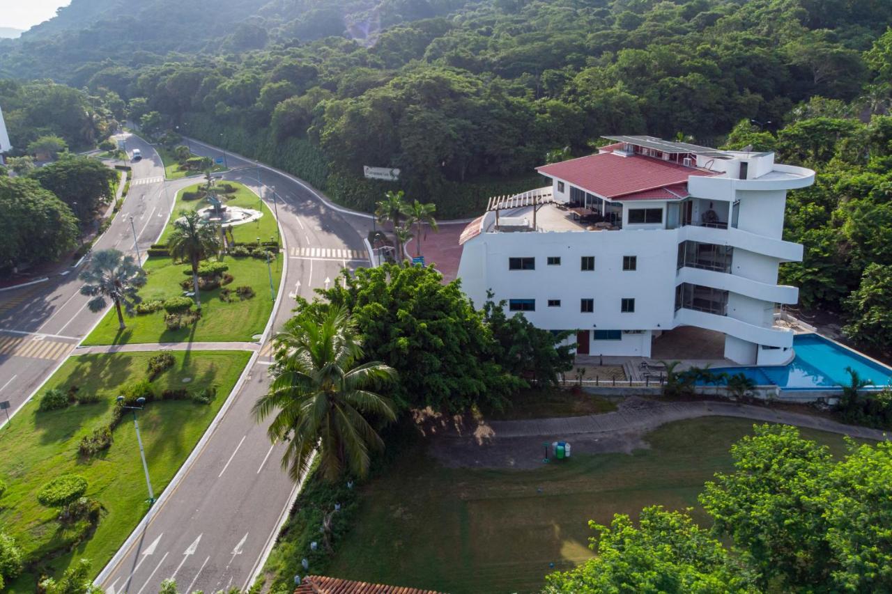 La Loma Suites Ixtapa  Buitenkant foto