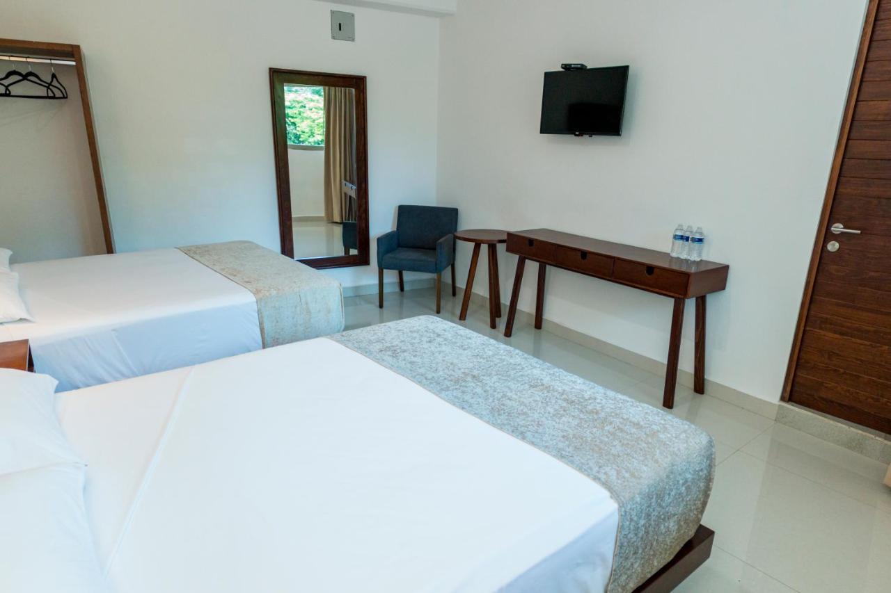 La Loma Suites Ixtapa  Buitenkant foto